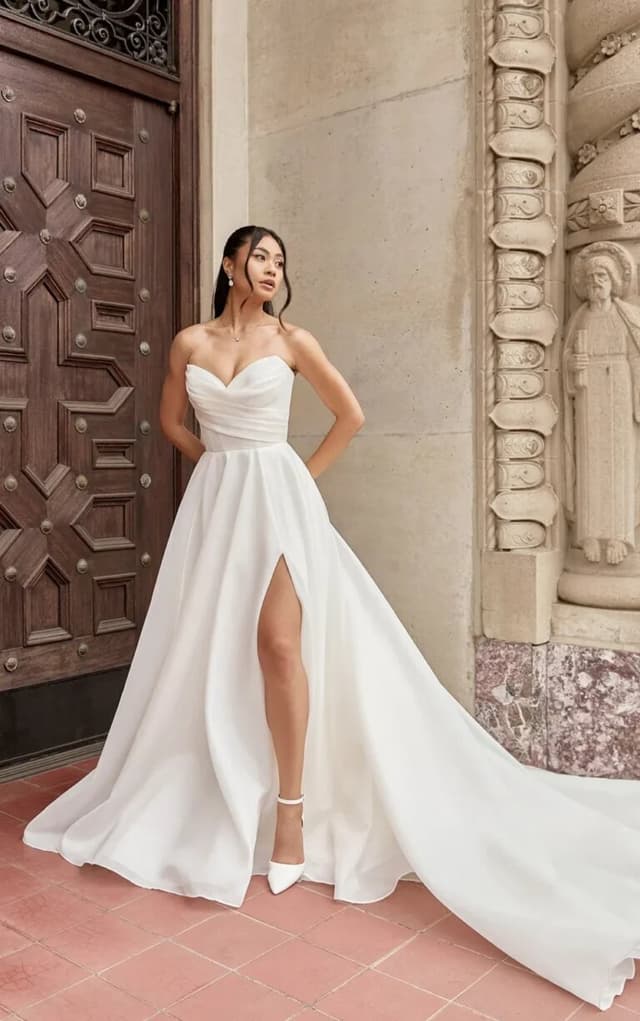 Modern & Fresh wedding dress style