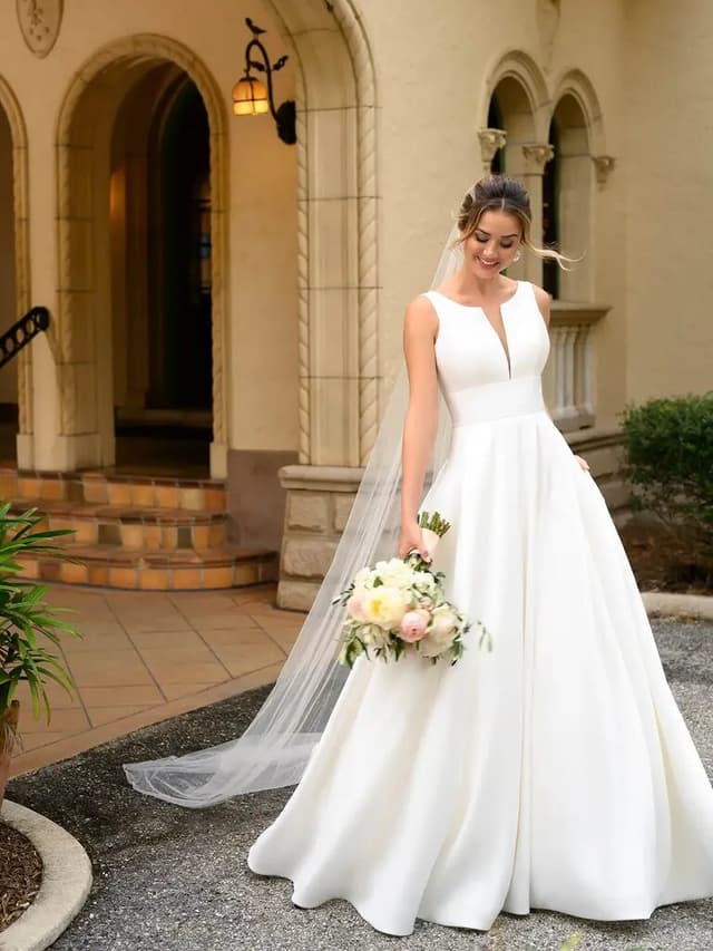 Timeless & Classic wedding dress style