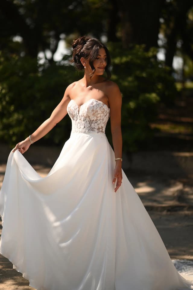 Romantic & Soft wedding dress style